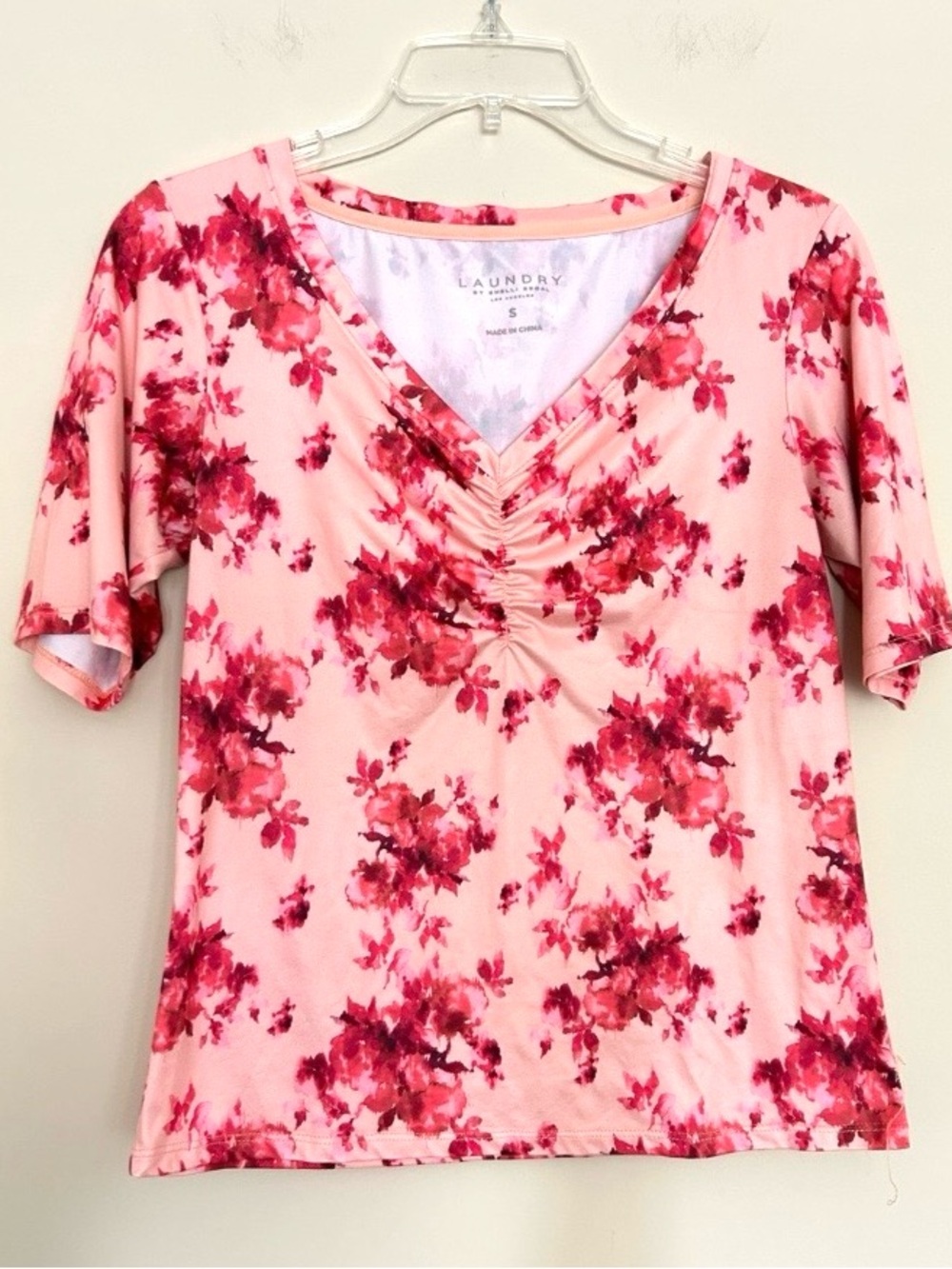 Laundry By Shelli Segal Pink Floral V-Neck Ruched Short Sleeve Top